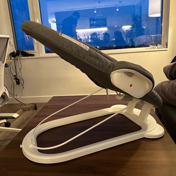 STOKKE Steps™ Bouncer (White Frame) - Picture 6 of 10